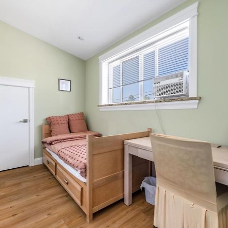 Three Bedrooms Brand New Laneway House Near Public Transit Vancouver Exterior foto