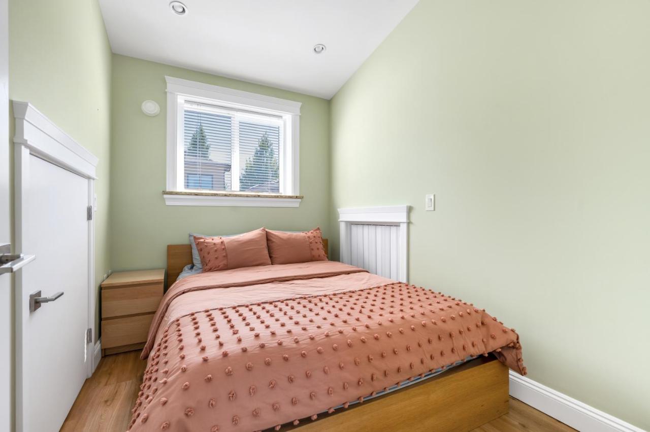 Three Bedrooms Brand New Laneway House Near Public Transit Vancouver Exterior foto