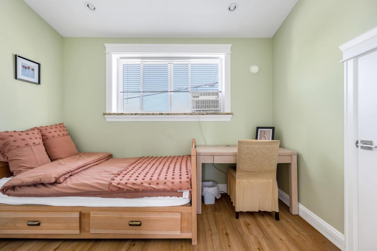 Three Bedrooms Brand New Laneway House Near Public Transit Vancouver Exterior foto
